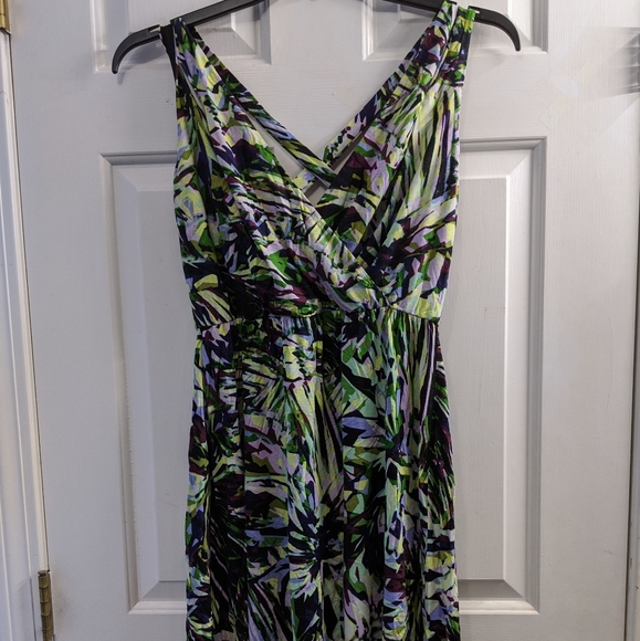 Jungle Style V-neck Cross Strap Dress - Picture 2 of 4